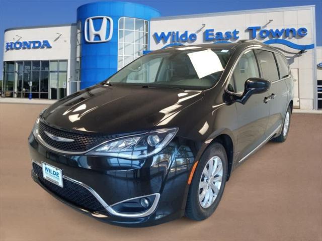 used 2017 Chrysler Pacifica car, priced at $13,626