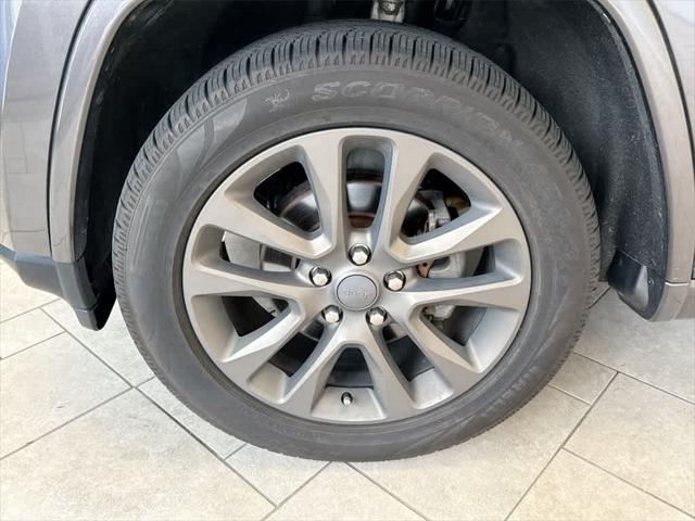 used 2017 Jeep Grand Cherokee car, priced at $16,544