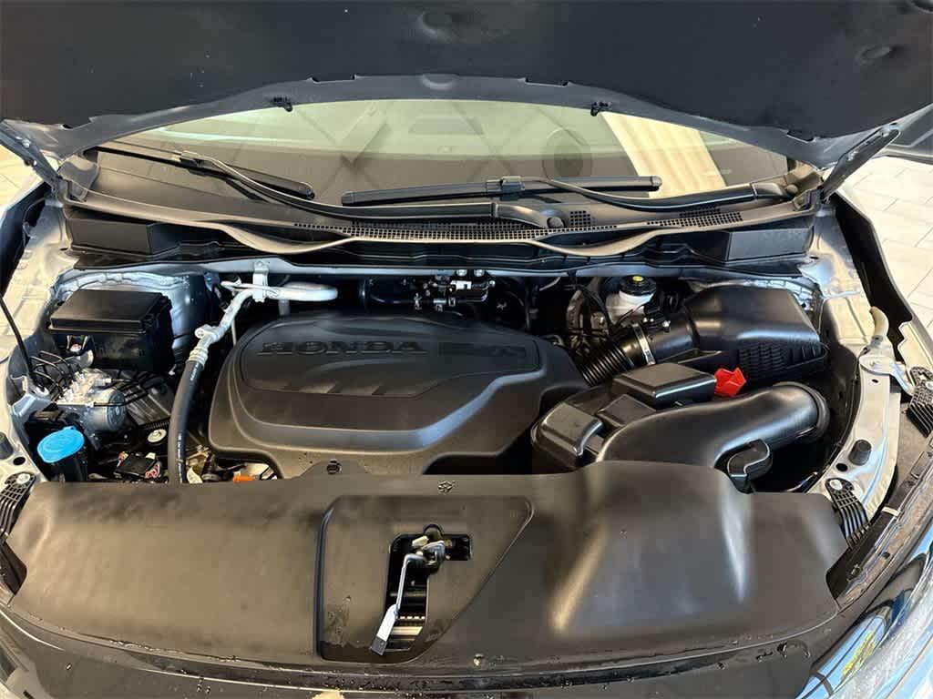 used 2025 Honda Odyssey car, priced at $43,063
