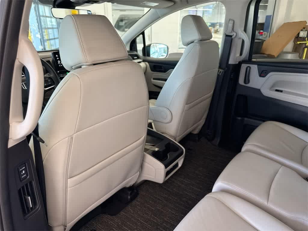 used 2025 Honda Odyssey car, priced at $43,063