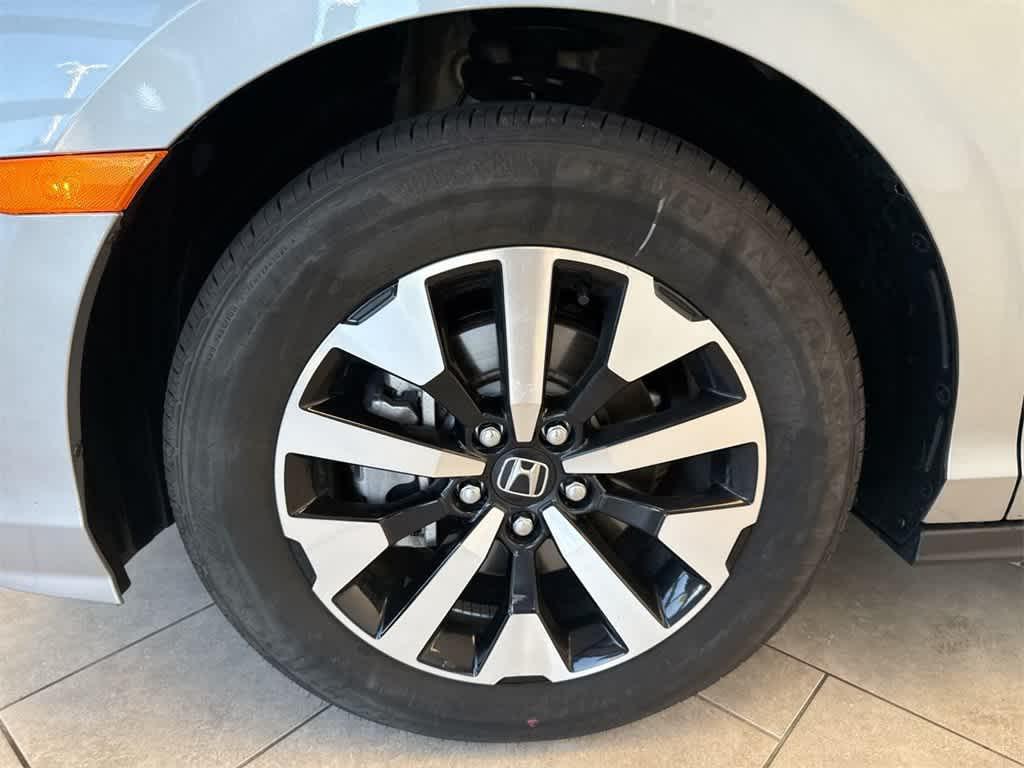 used 2025 Honda Odyssey car, priced at $43,063
