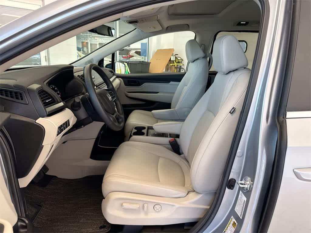 used 2025 Honda Odyssey car, priced at $43,063