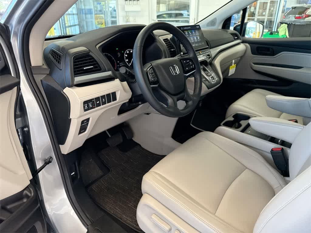 used 2025 Honda Odyssey car, priced at $43,063
