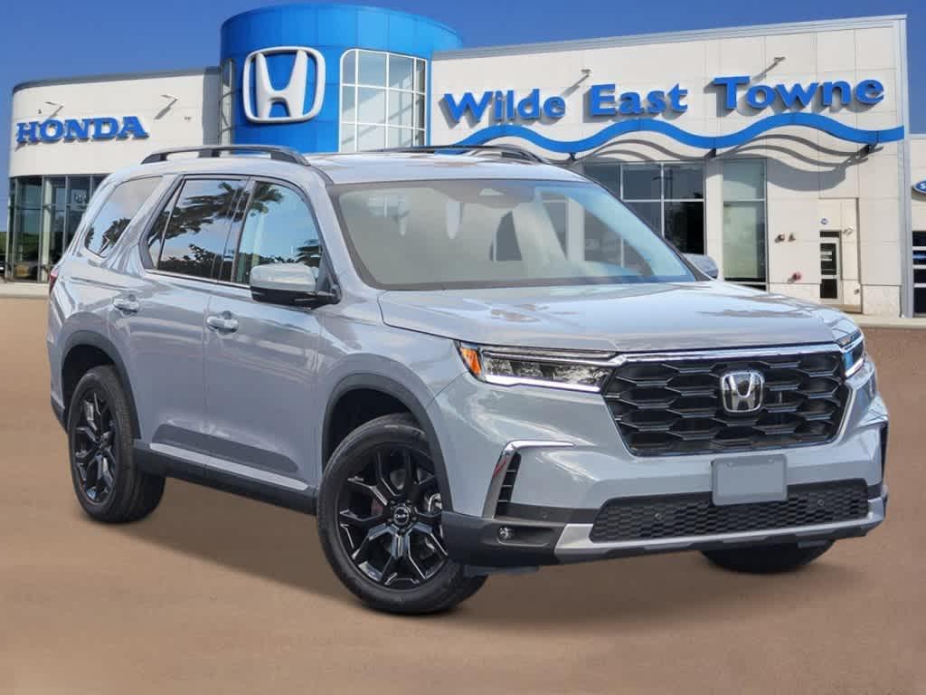 new 2025 Honda Pilot car, priced at $52,950
