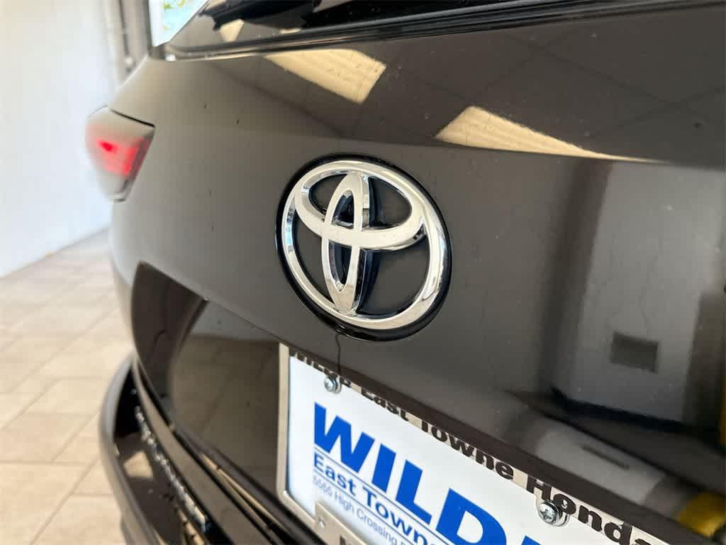 used 2022 Toyota Highlander car, priced at $30,484