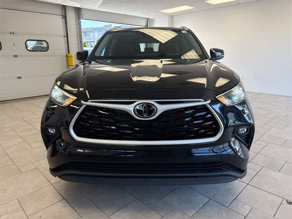 used 2022 Toyota Highlander car, priced at $30,484