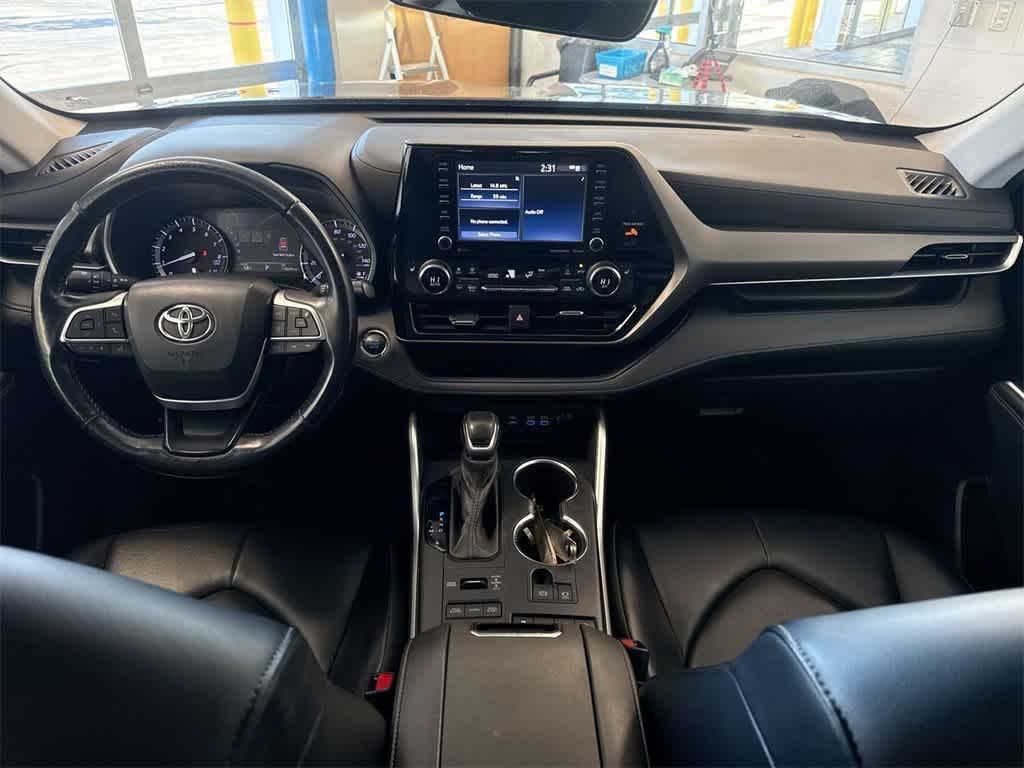 used 2022 Toyota Highlander car, priced at $30,484