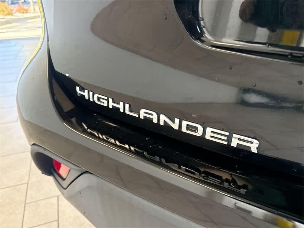 used 2022 Toyota Highlander car, priced at $30,484