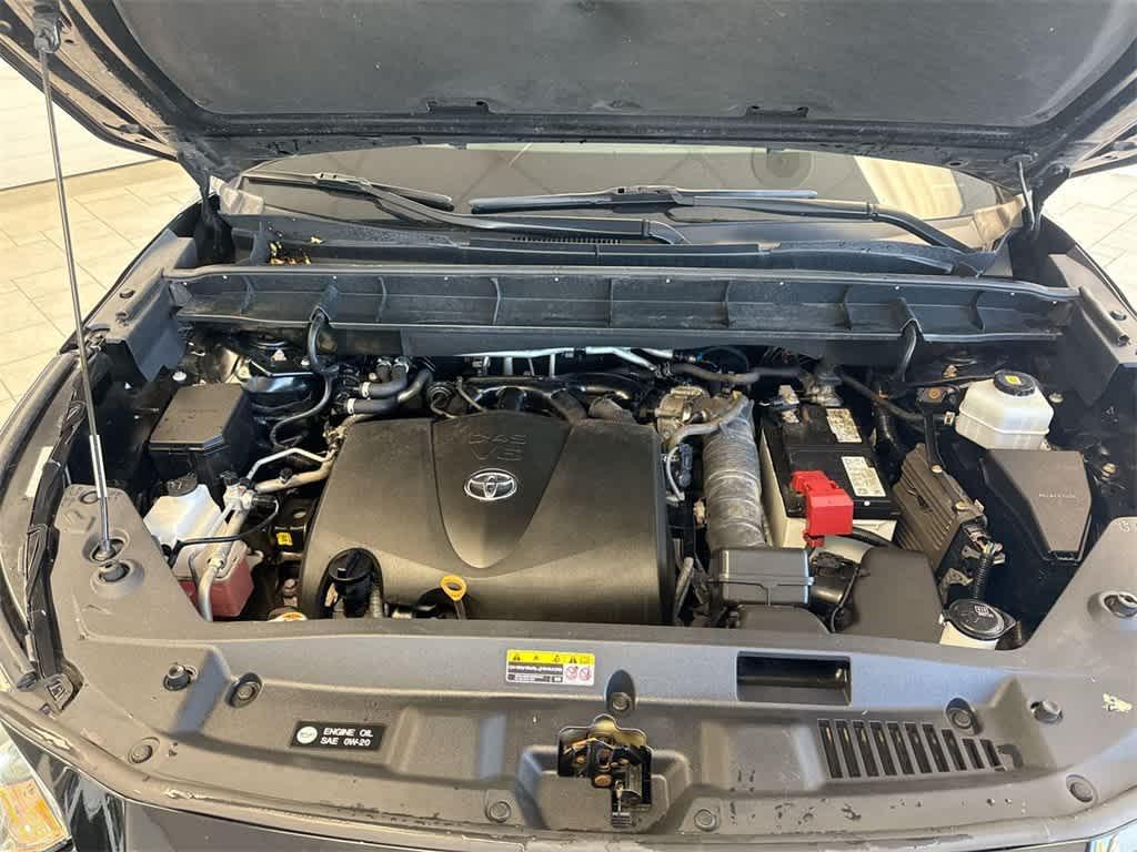 used 2022 Toyota Highlander car, priced at $30,484