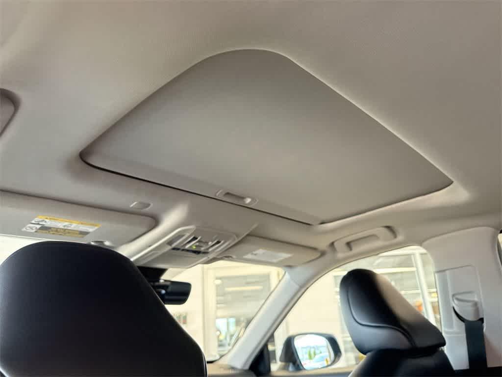 used 2022 Toyota Highlander car, priced at $30,484