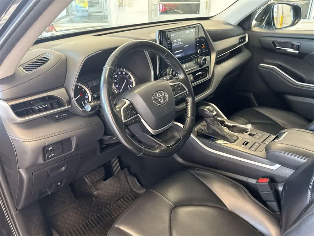 used 2022 Toyota Highlander car, priced at $30,484