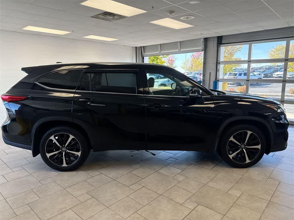 used 2022 Toyota Highlander car, priced at $30,484