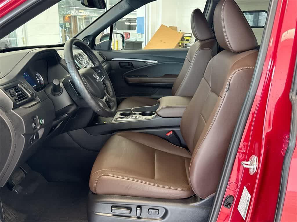 used 2024 Honda Passport car, priced at $36,406