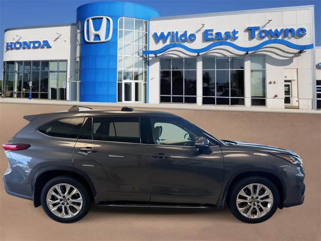 used 2023 Toyota Highlander car, priced at $41,832