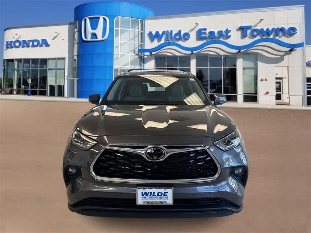 used 2023 Toyota Highlander car, priced at $41,832