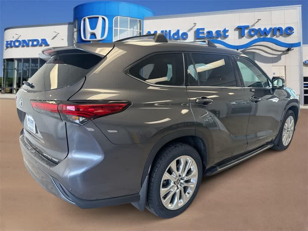 used 2023 Toyota Highlander car, priced at $41,832