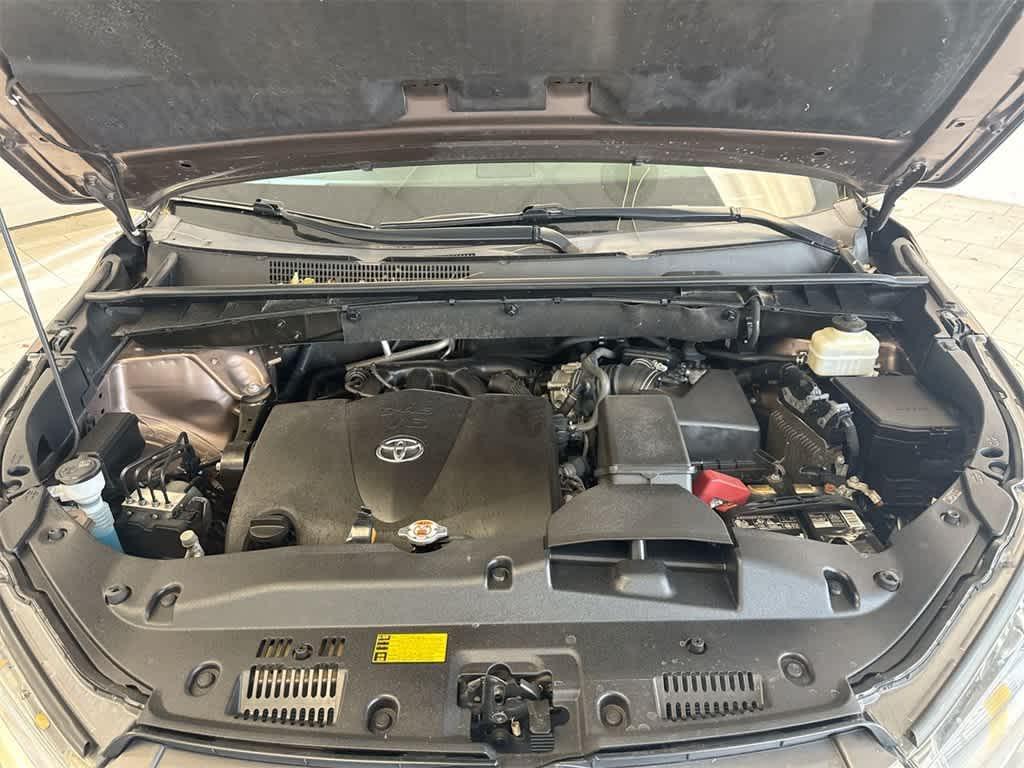 used 2018 Toyota Highlander car, priced at $22,962