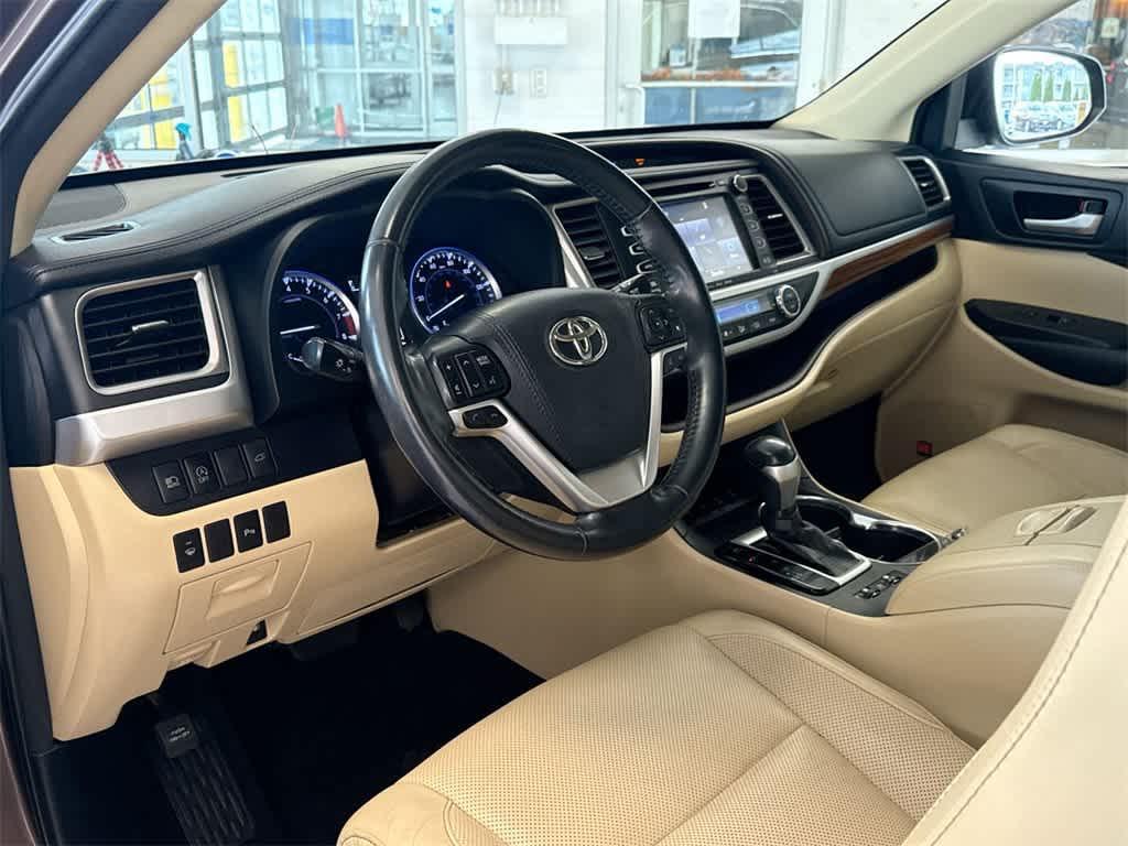 used 2018 Toyota Highlander car, priced at $22,962