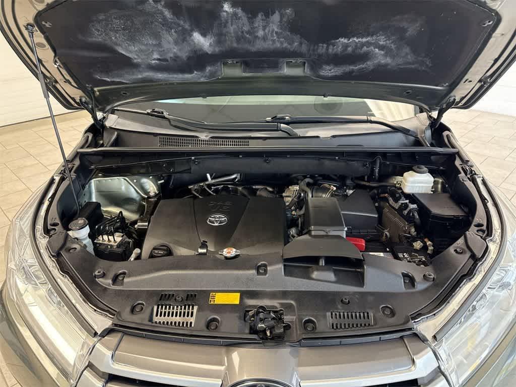 used 2019 Toyota Highlander car, priced at $21,889