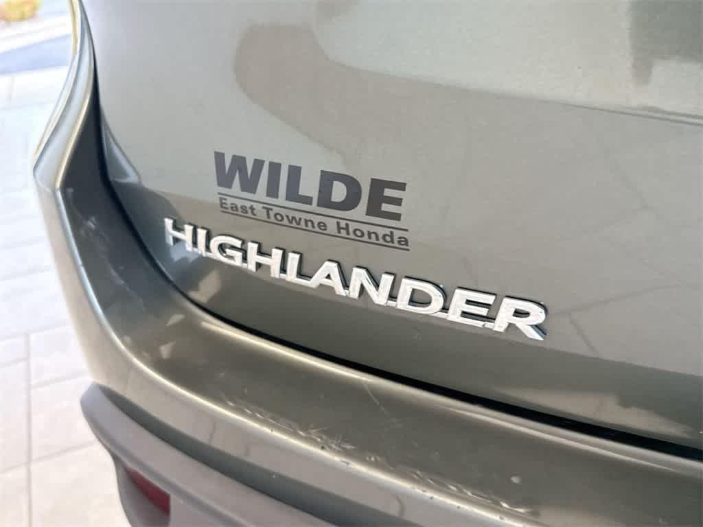 used 2019 Toyota Highlander car, priced at $21,889