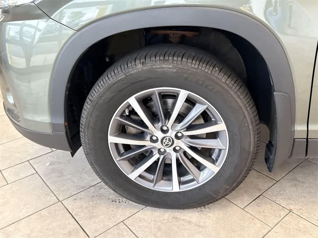 used 2019 Toyota Highlander car, priced at $21,889