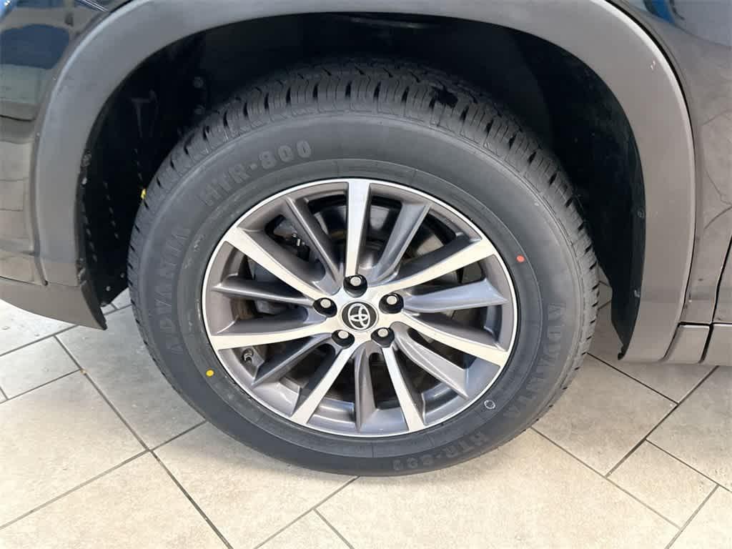 used 2019 Toyota Highlander car, priced at $31,228