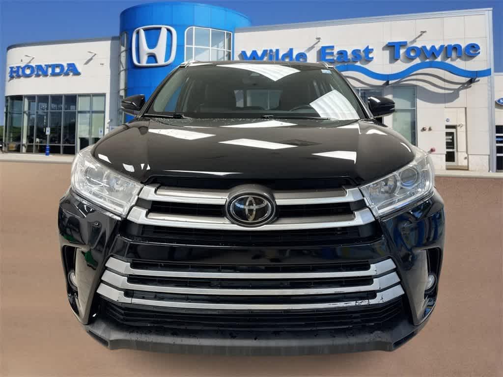 used 2019 Toyota Highlander car, priced at $31,228