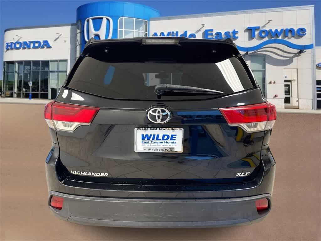 used 2019 Toyota Highlander car, priced at $31,228