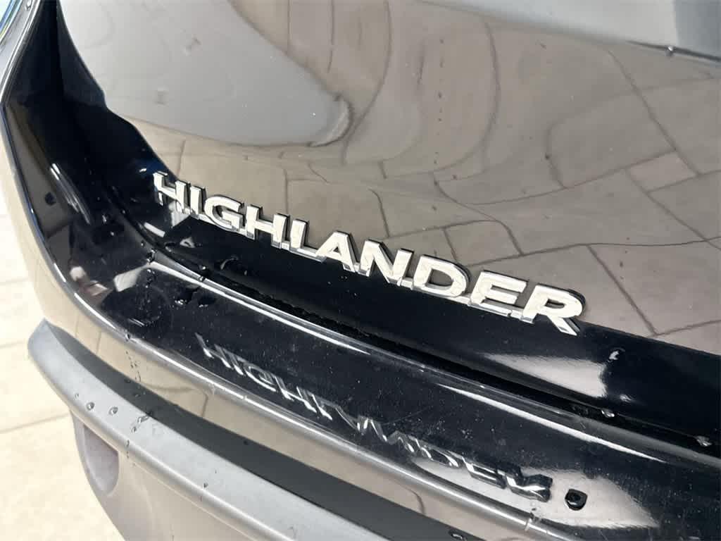 used 2019 Toyota Highlander car, priced at $31,228