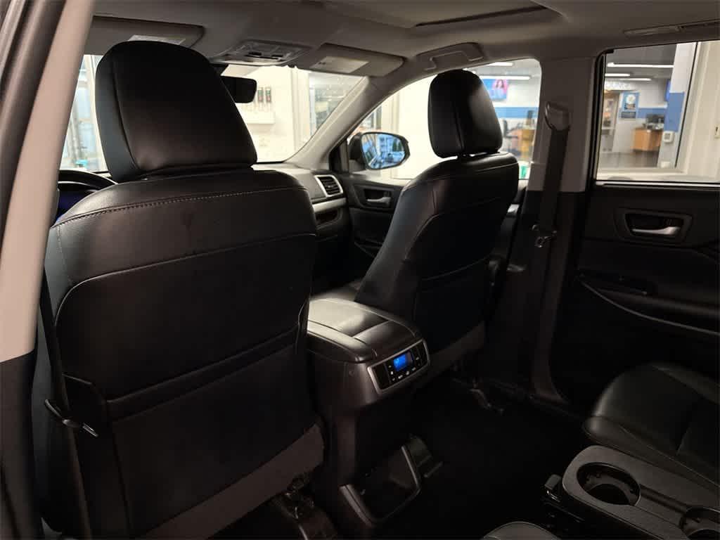 used 2019 Toyota Highlander car, priced at $31,228
