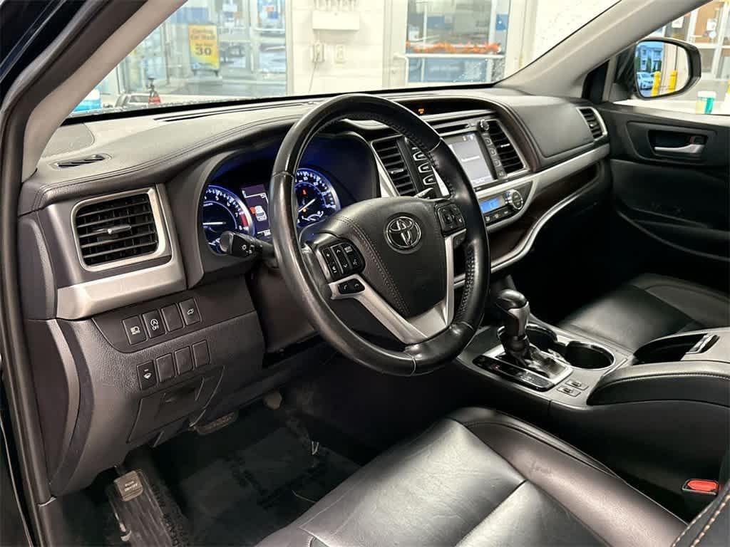 used 2019 Toyota Highlander car, priced at $31,228