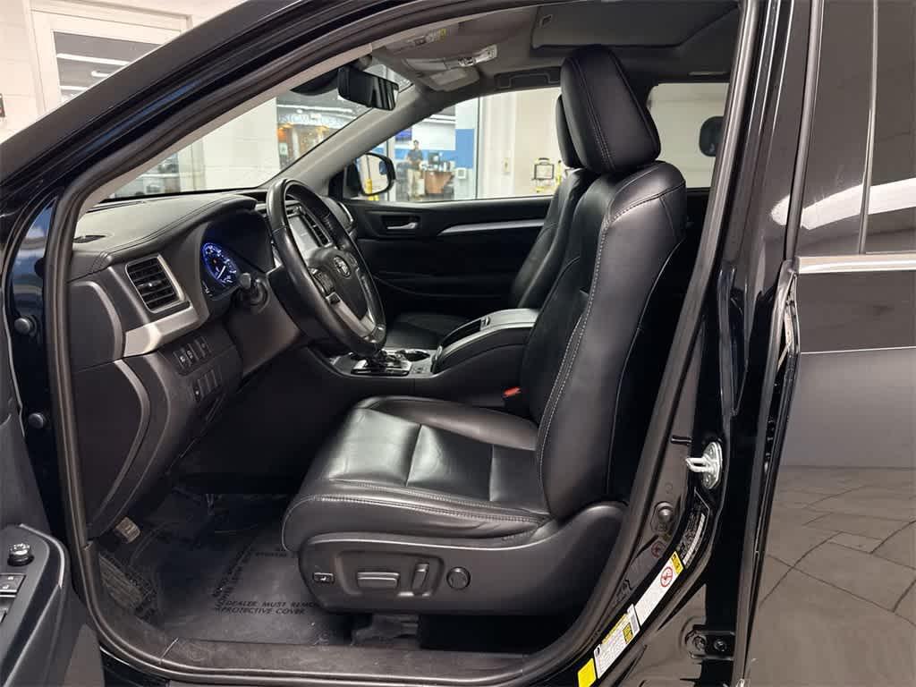 used 2019 Toyota Highlander car, priced at $31,228