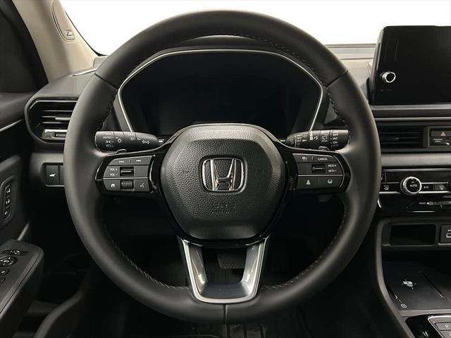 new 2025 Honda Pilot car, priced at $52,405