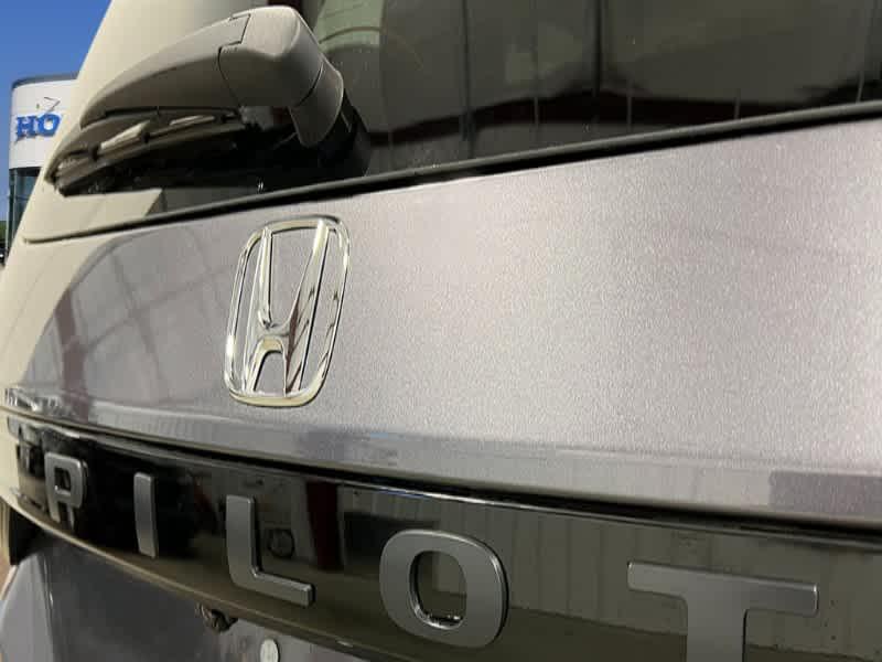new 2025 Honda Pilot car, priced at $48,573