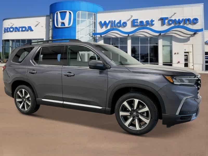 new 2025 Honda Pilot car, priced at $48,573