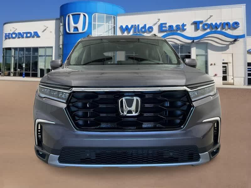 new 2025 Honda Pilot car, priced at $48,573