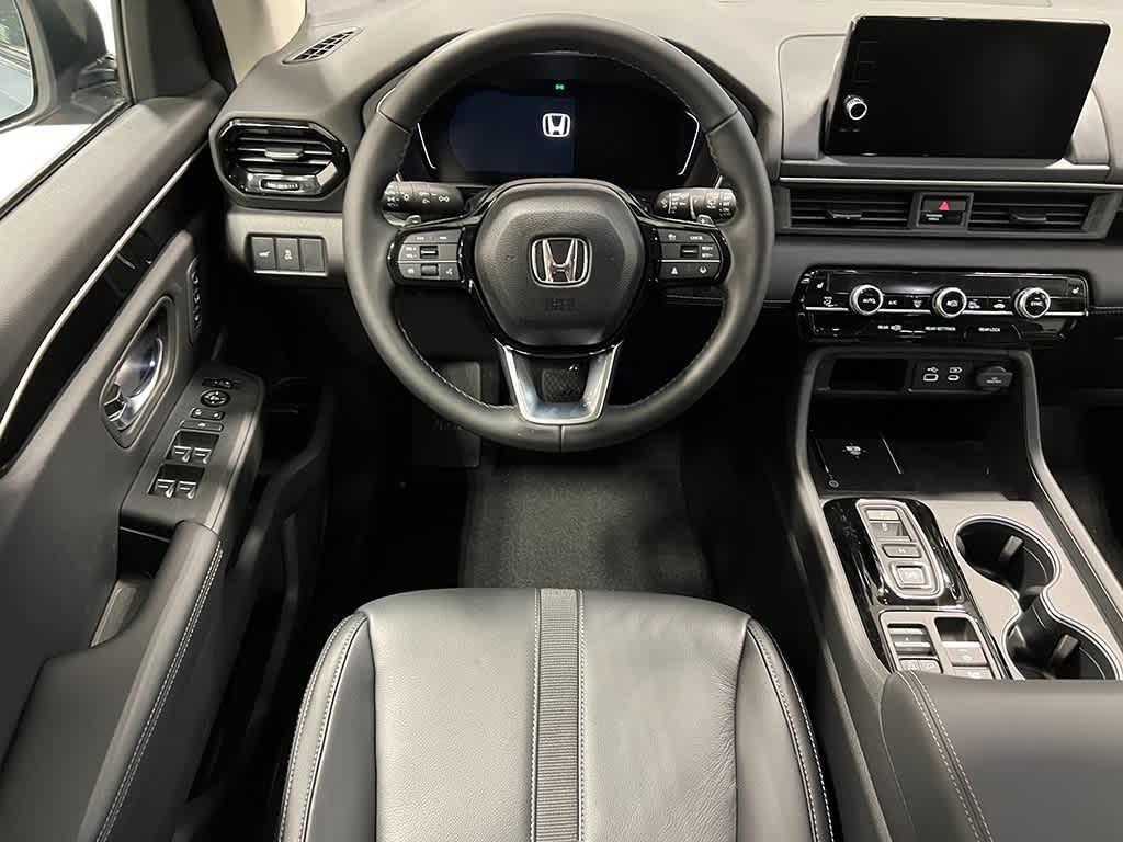 new 2025 Honda Pilot car, priced at $48,573