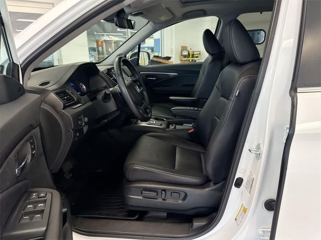 used 2022 Honda Pilot car, priced at $31,890