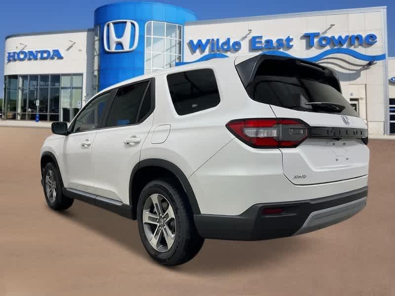 new 2025 Honda Pilot car, priced at $46,550