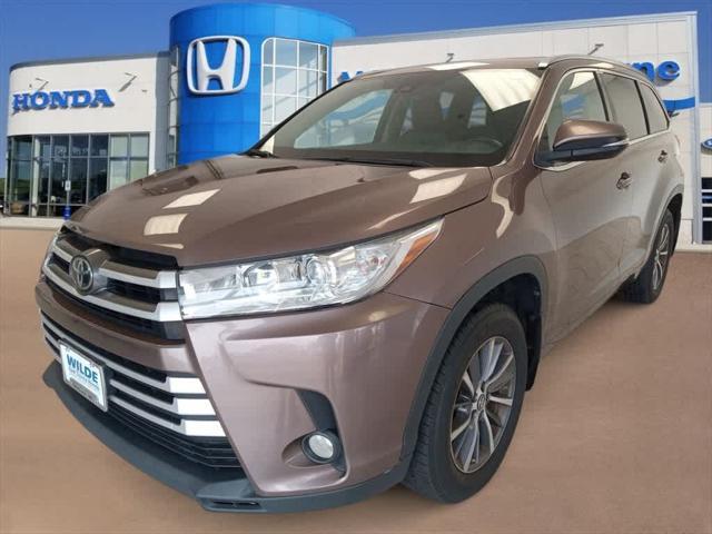 used 2017 Toyota Highlander car, priced at $24,955