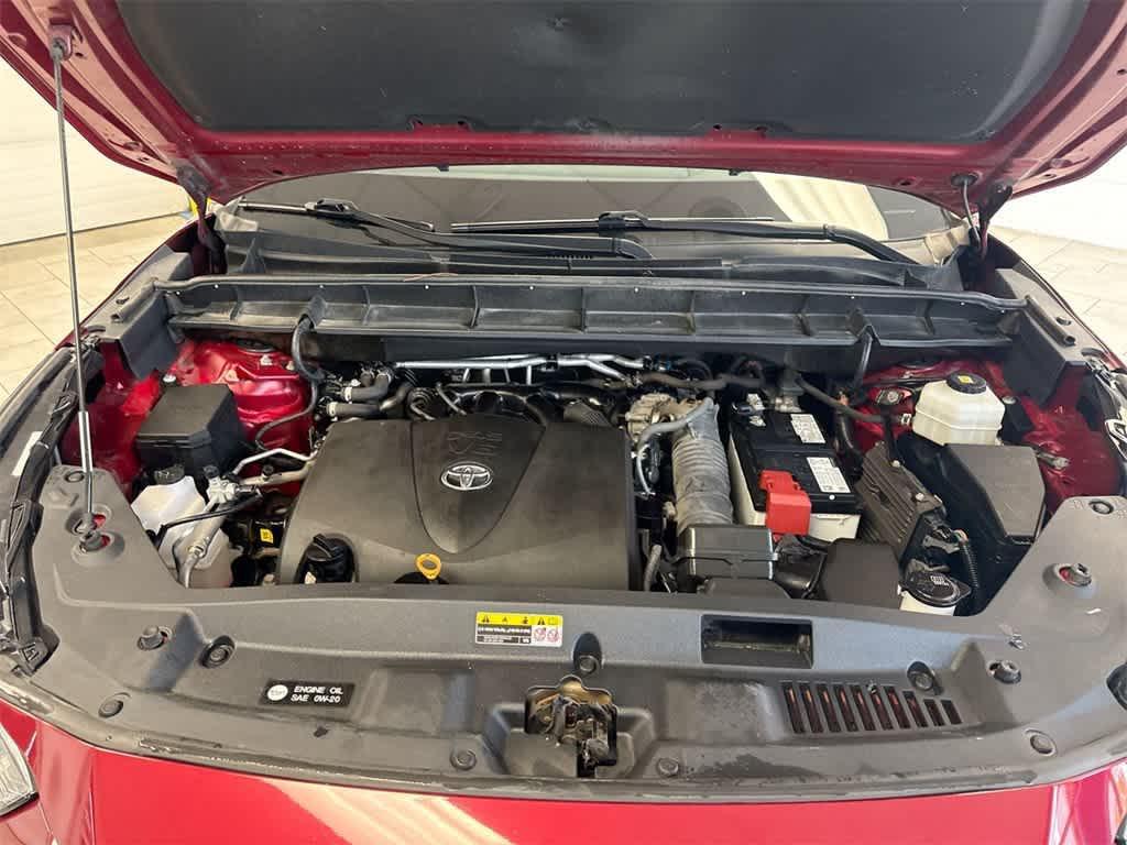 used 2022 Toyota Highlander car, priced at $35,065