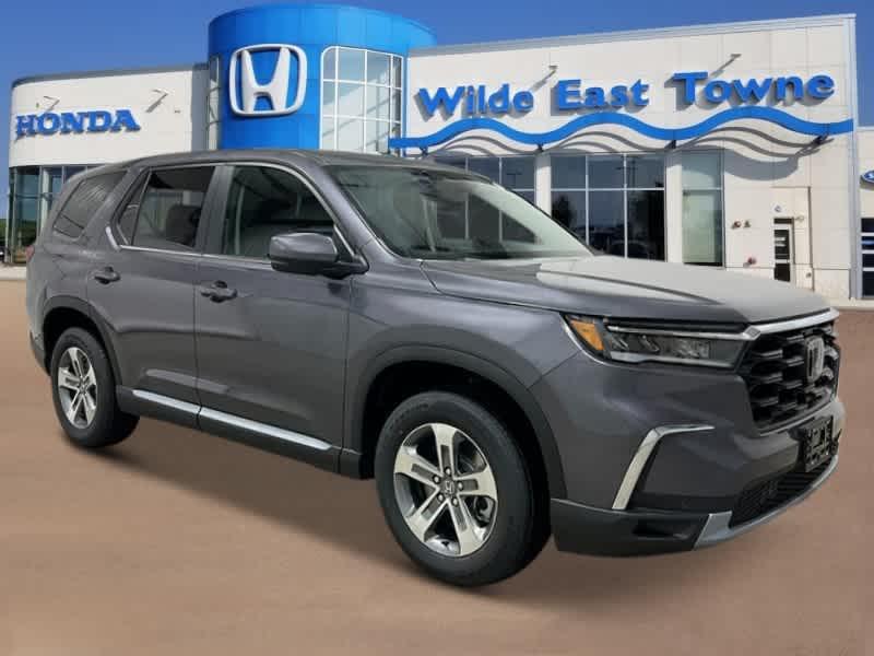 new 2025 Honda Pilot car, priced at $44,269