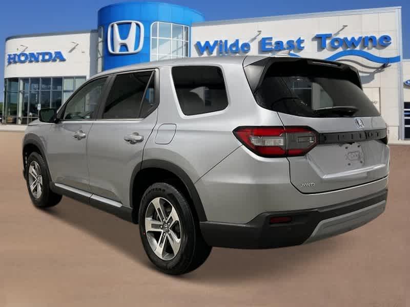 new 2025 Honda Pilot car, priced at $46,050