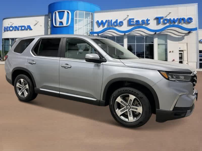 new 2025 Honda Pilot car, priced at $46,050
