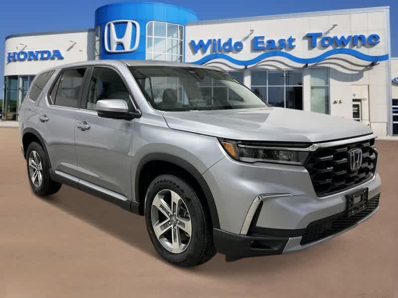 new 2025 Honda Pilot car, priced at $46,050