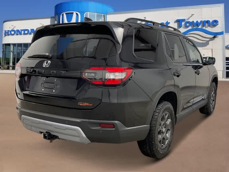 new 2025 Honda Pilot car, priced at $48,582