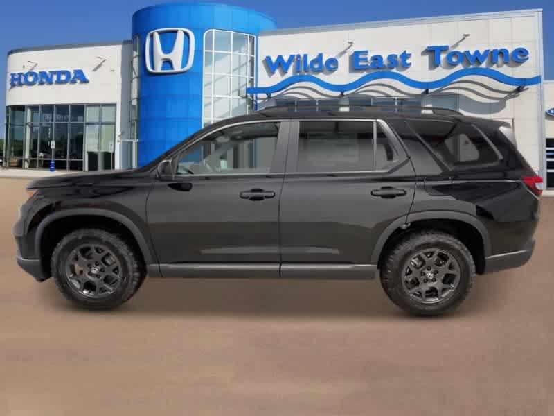 new 2025 Honda Pilot car, priced at $48,582
