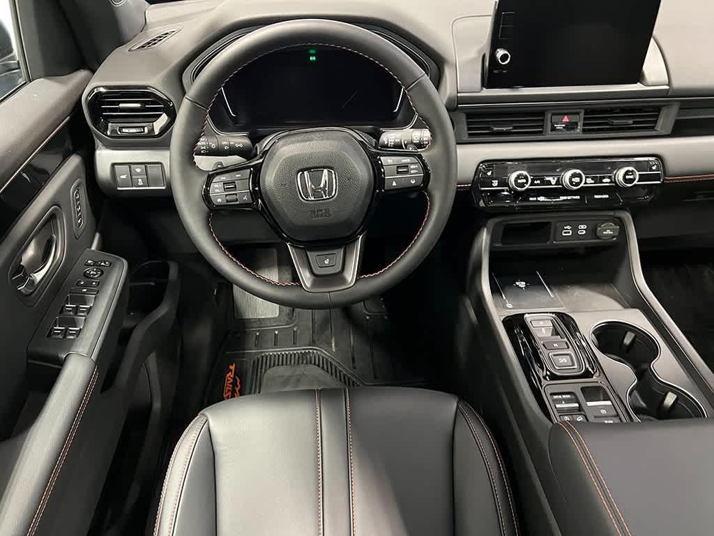 new 2025 Honda Pilot car, priced at $48,582