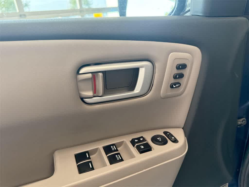 used 2013 Honda Pilot car, priced at $14,882