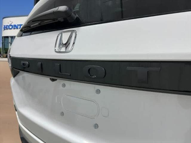 new 2025 Honda Pilot car, priced at $48,740
